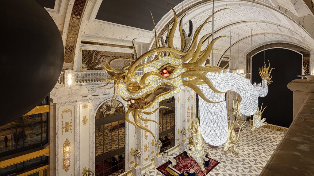 博华皇宫内极致奢豪的水晶龙装置艺术 1024x576